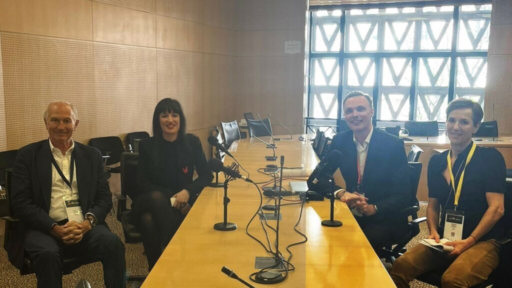 Europe : La troisième voie 1 Europe : la troisième voie face au décrochage